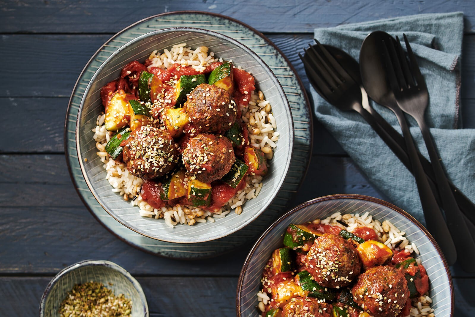 KRUIDIGE GEHAKTBALLETJES IN TOMATENSAUS
