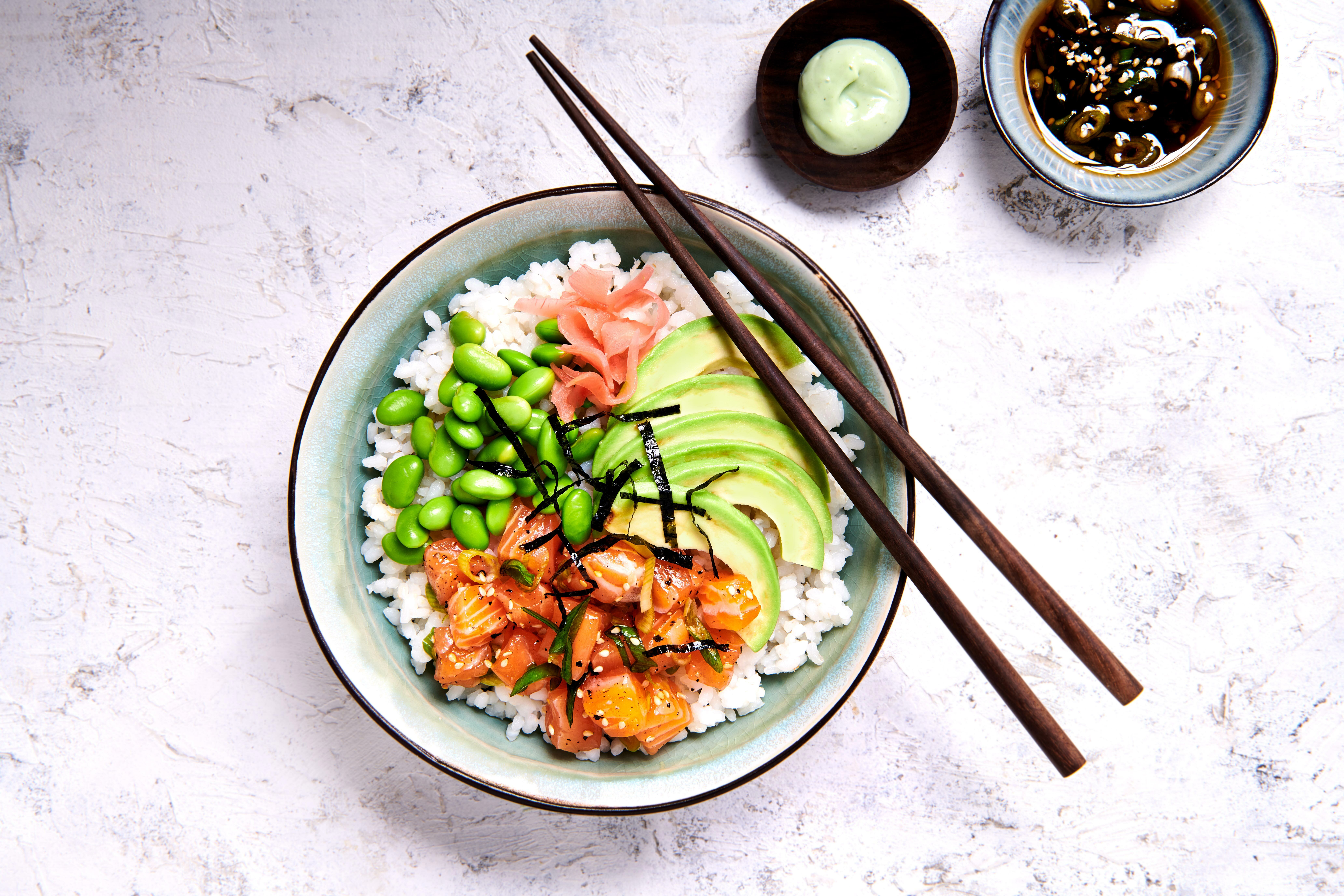 Japanse Poke Bowl met zalm en pickled ginger