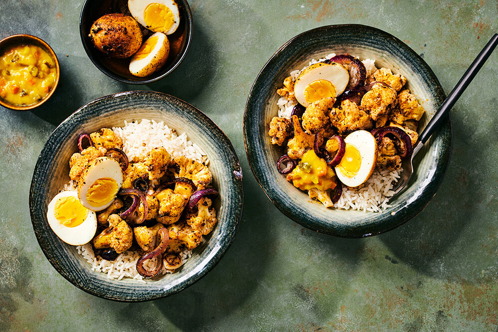 Massala eieren met bloemkool en Toverrijst