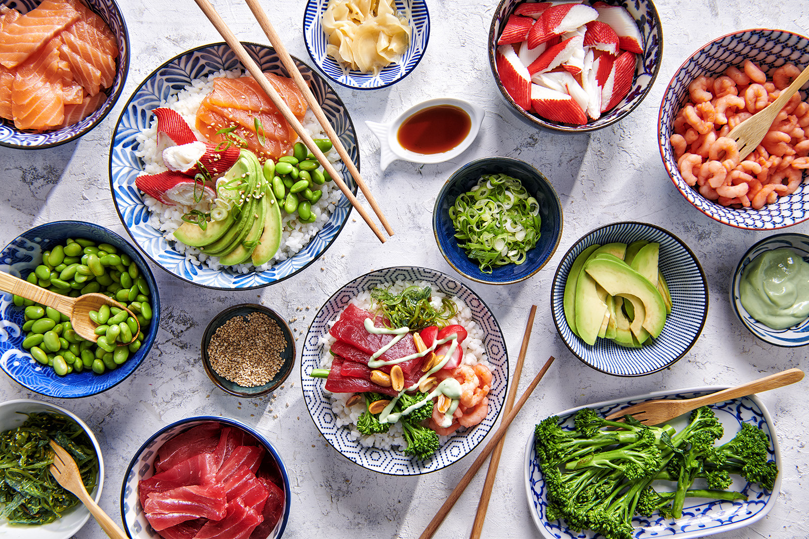 Poké Bowl met vis in buffet-style
