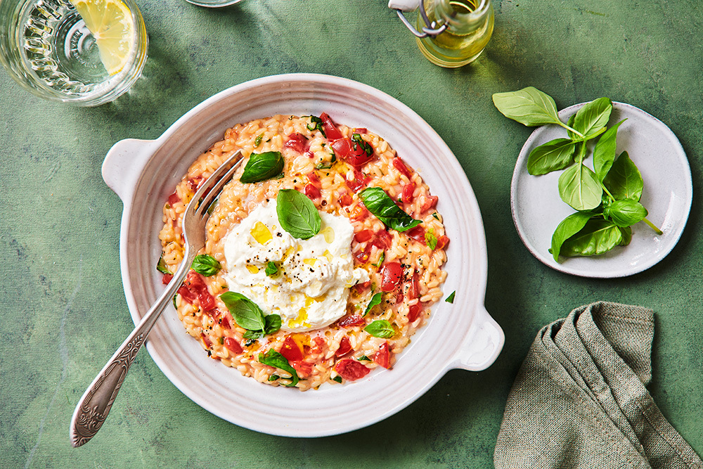 712 Lassie bijnaklaar risotto eenpanstomaten basilicumrisotto met burrata liggend