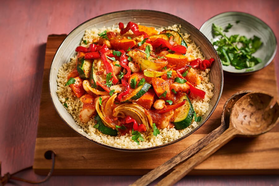 Groentetajine met reuzenbonen en couscous