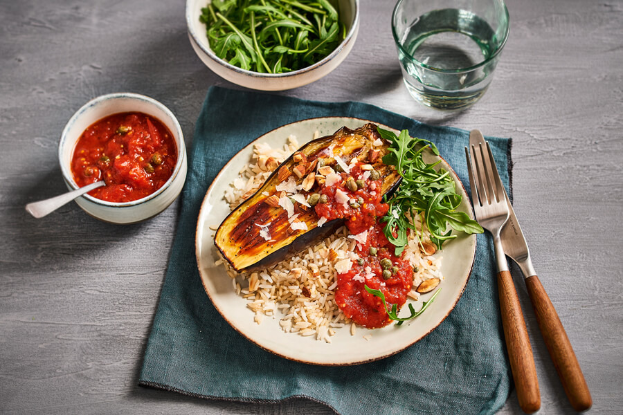 https://lassie-assets.ams3.digitaloceanspaces.com/web/images/recipe/Half-Volkoren-Toverrijst-Italiaanse-Aubergine-Tournedos-Met-Tomatensaus-En-Kappertjes.jpg