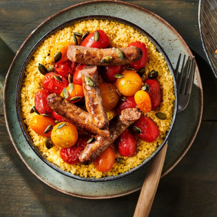 Couscous met chipolataworstjes en tomaat chipolataworstjes, gember en tomaat