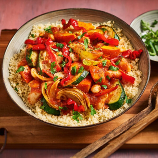 Groentetajine met reuzenbonen en couscous